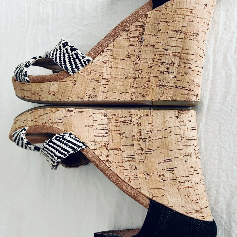 ☀️TOMS~ Strappy Wedges~ Size 8☀️ - Picture 11 of 16